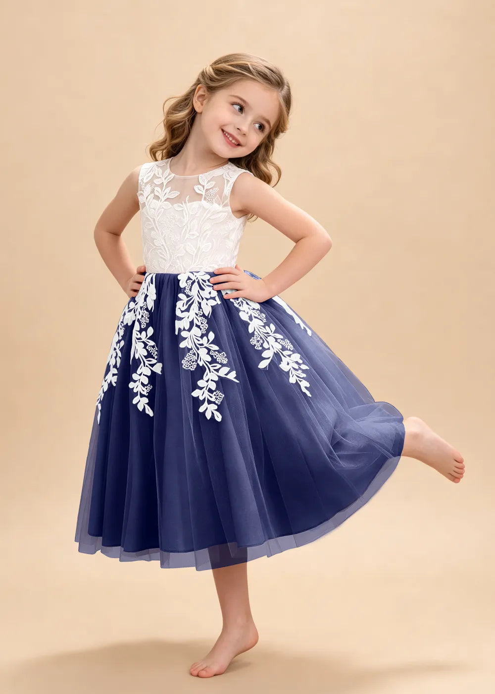 Spitzenkleid mit schulterfreiem Design