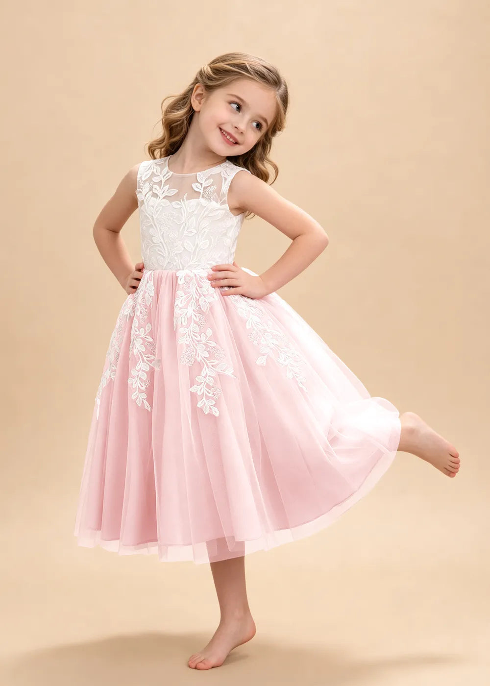 Spitzenkleid mit schulterfreiem Design