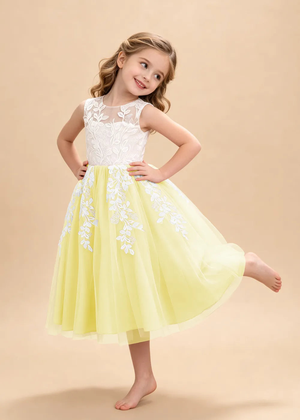 Spitzenkleid mit schulterfreiem Design