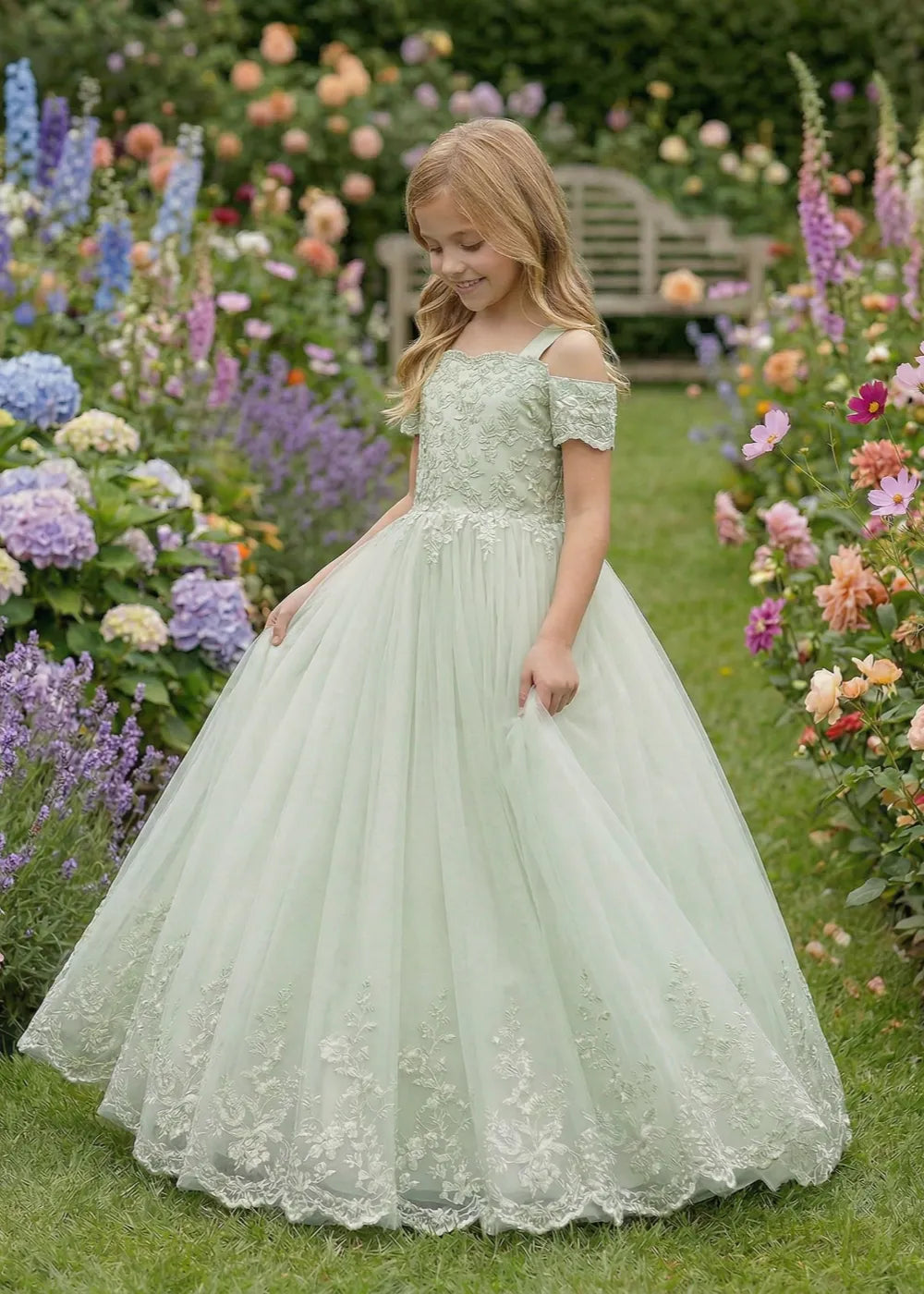 Classic Princess Style Girls Formal Tulle Dress with Layered Skirt