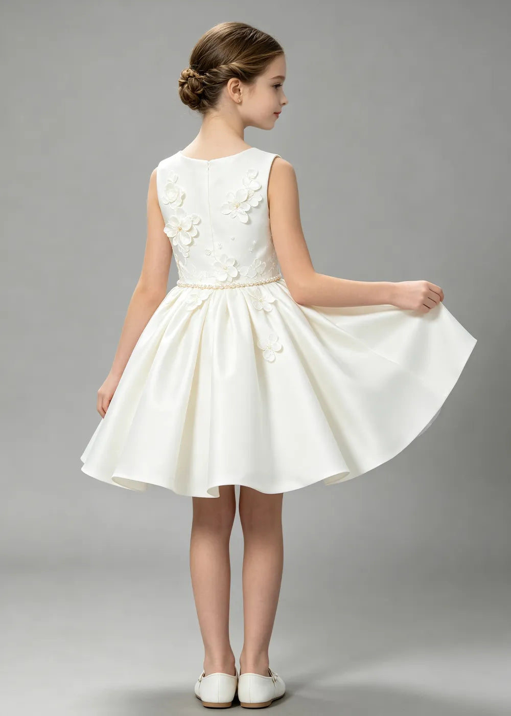 Spitzenkleid mit schulterfreiem Design