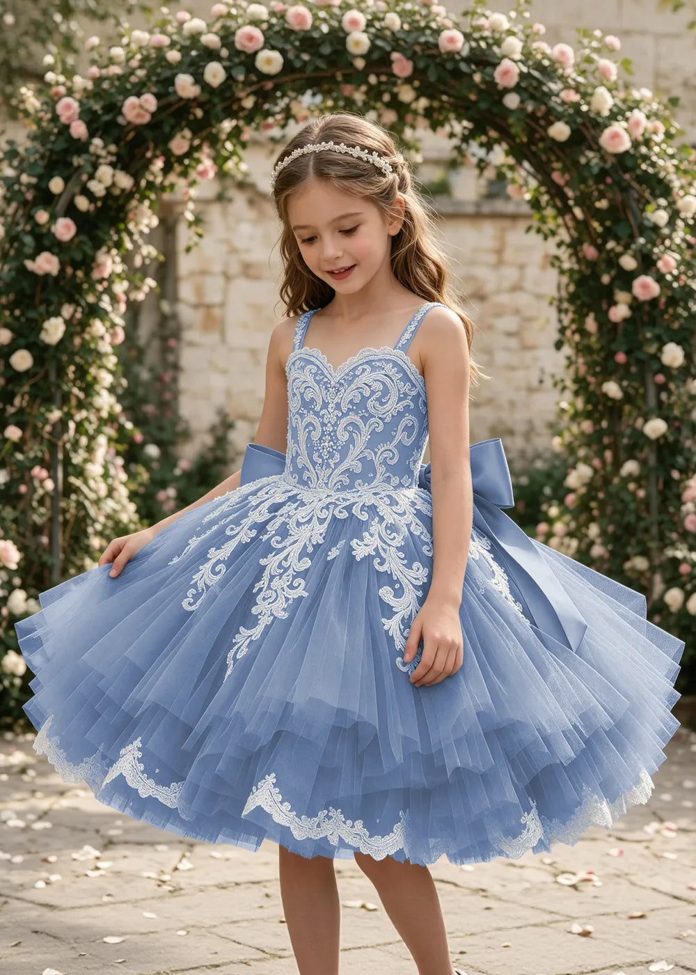 Spitzenkleid mit schulterfreiem Design