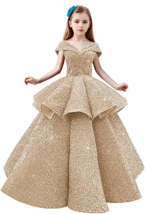 オフショルダーのレースプリンセスドレス