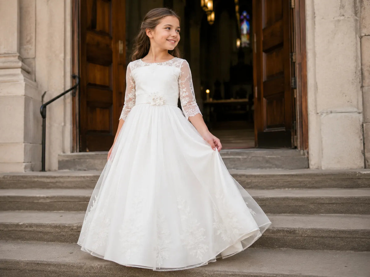 First Communion Dress for Girls: Dress Code, White, Lace and Fit Guide