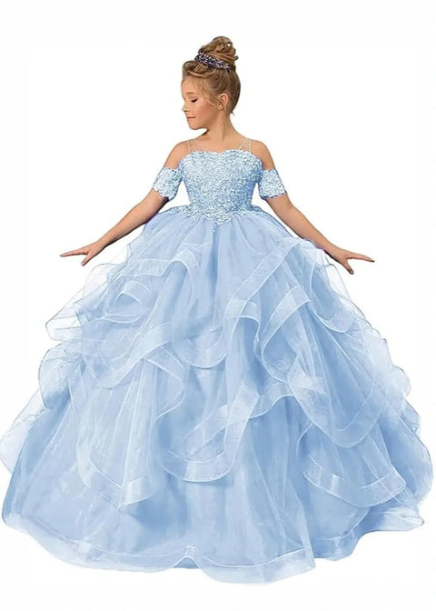 Blonde off-shoulder prinsessekjole