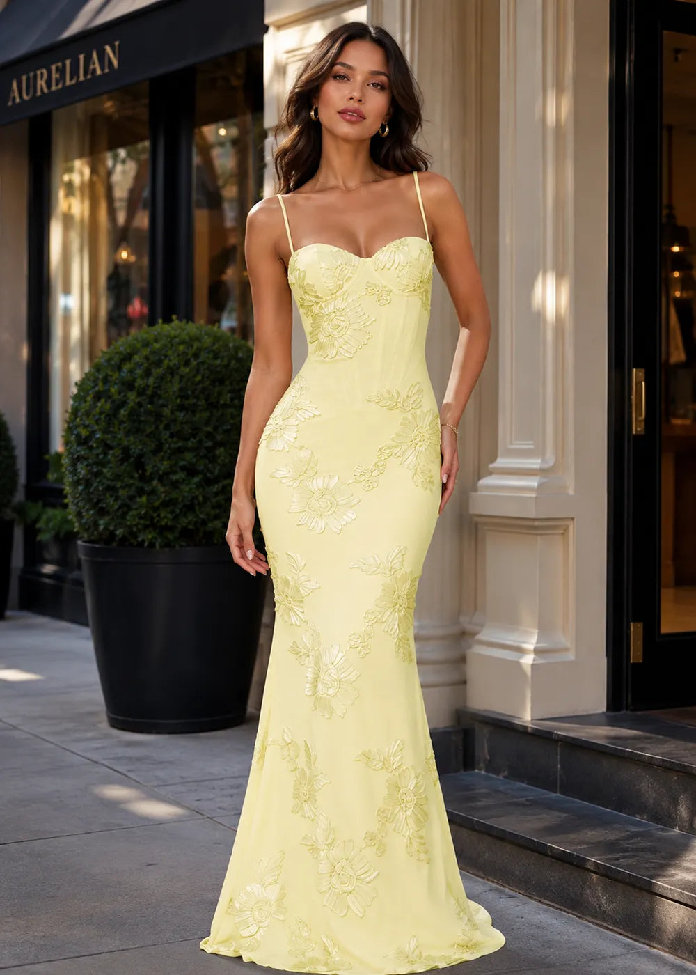 Elegant Floral Appliqué Mermaid Formal Dress