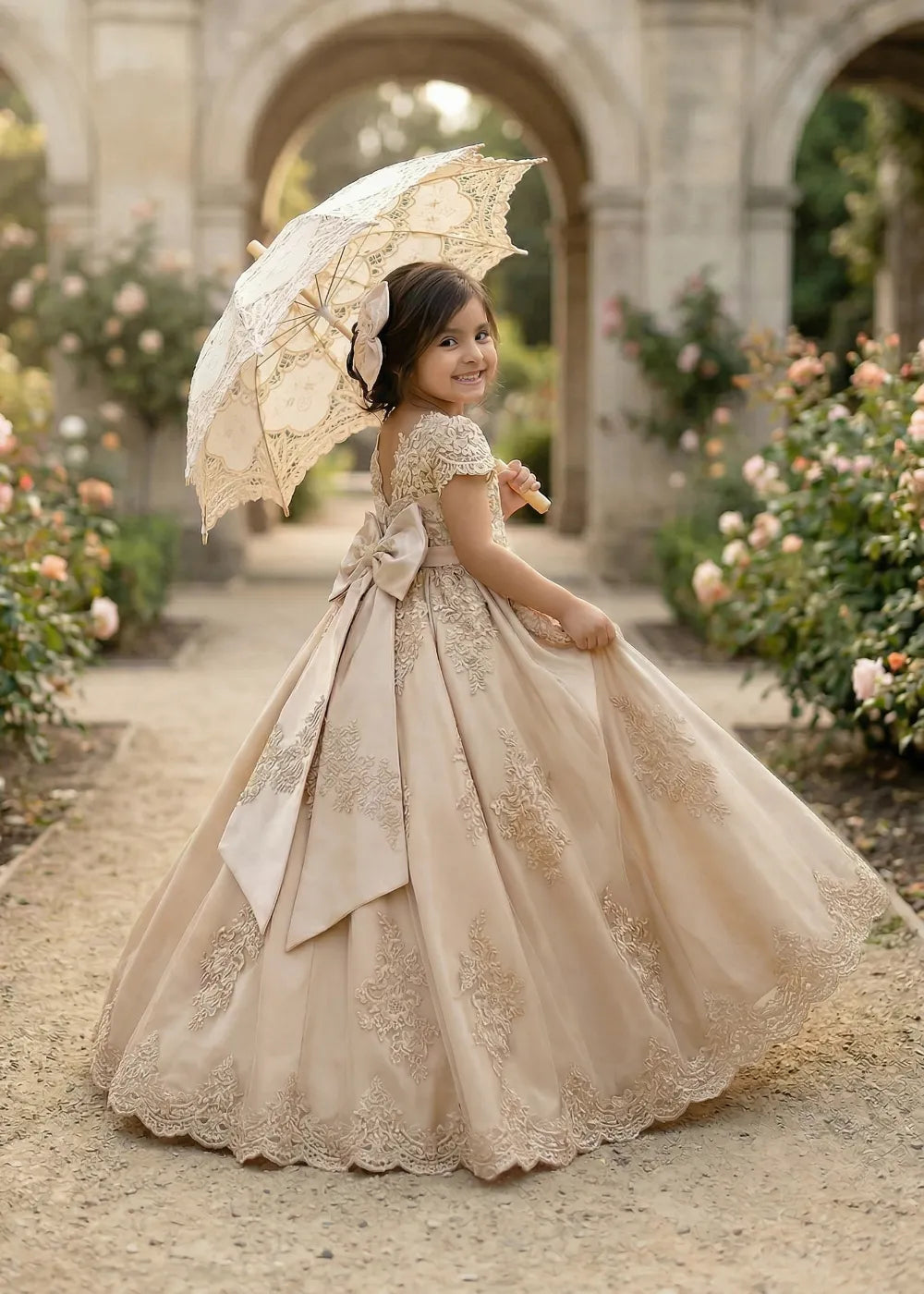 Elegant Tulle Ball Gown Flower Girl Dress with Lace Detail