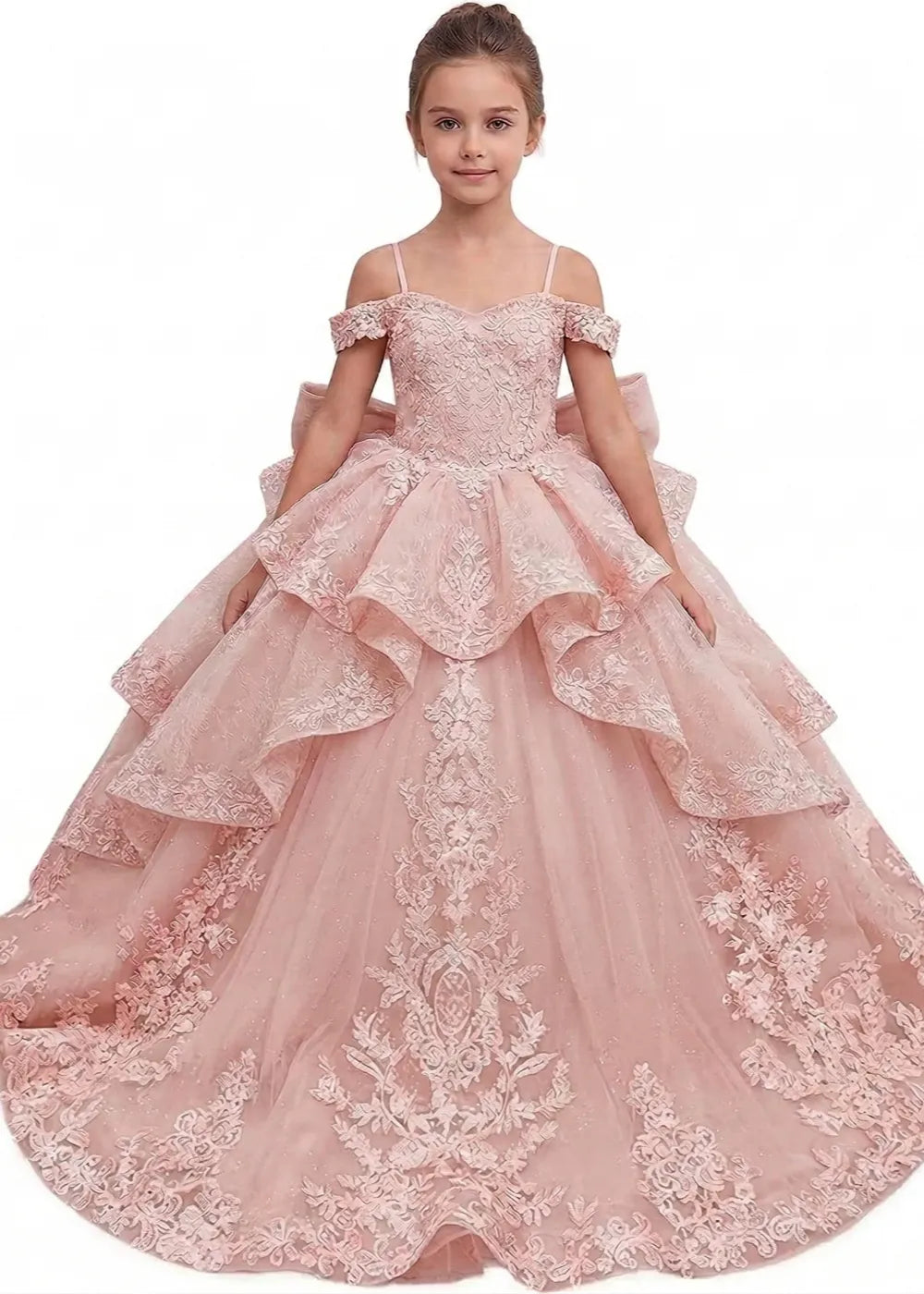 Koronkowa sukienka księżniczki z odkrytymi ramionami