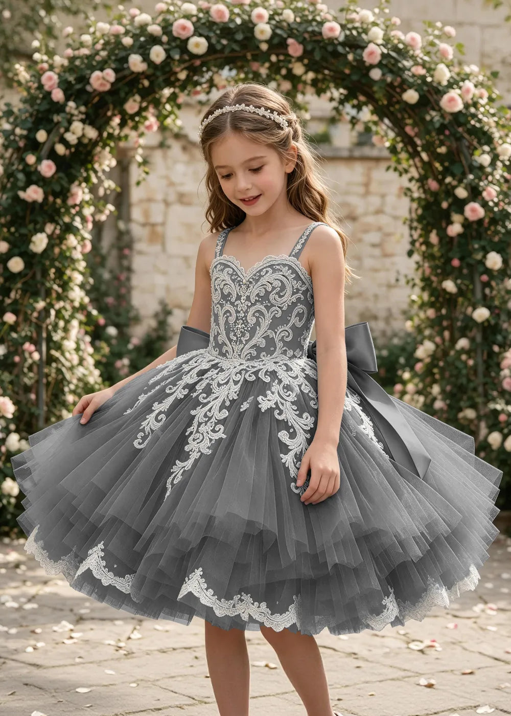Spitzenkleid mit schulterfreiem Design