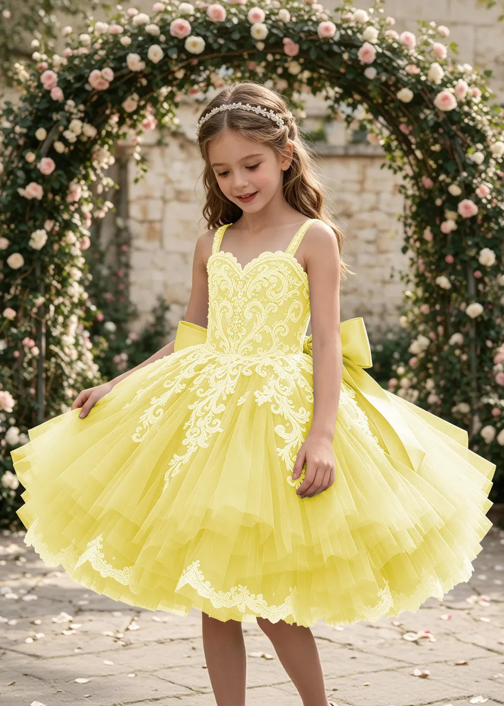 Spitzenkleid mit schulterfreiem Design