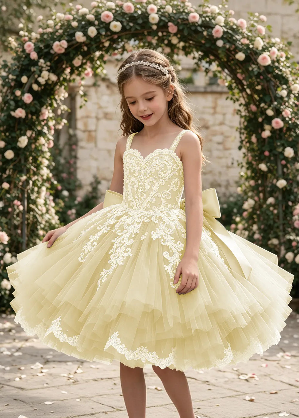 Spitzenkleid mit schulterfreiem Design